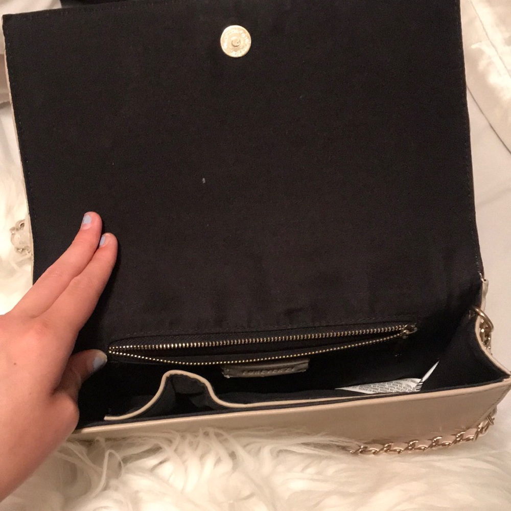 Cream purse - Picture 7 of 8